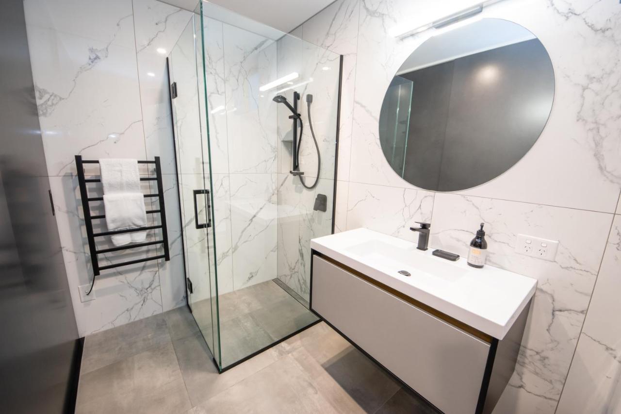 Brookside Central Wanaka Luxury Apartment מראה חיצוני תמונה